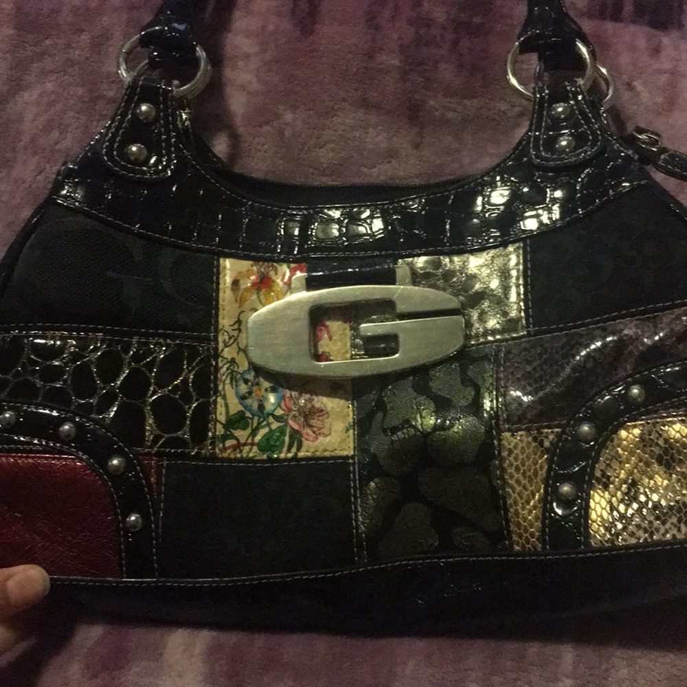 Guess purse 😍